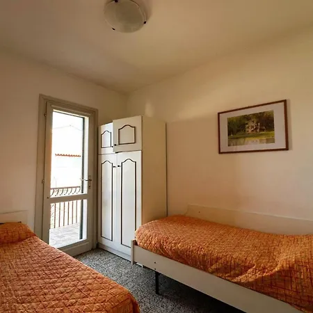 Appartamento Escape Cozy With Pool And Garden