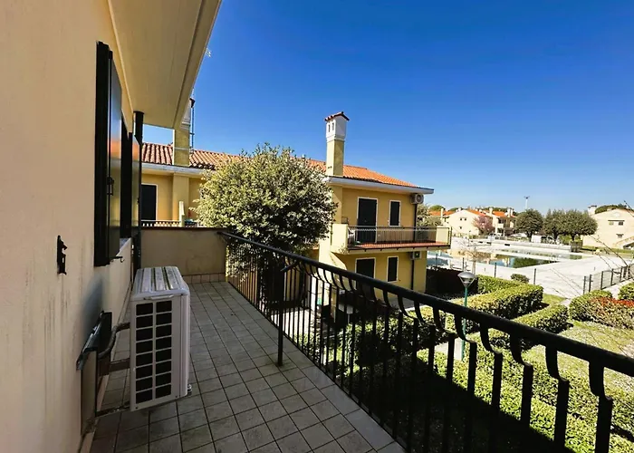 Appartement Cozy With Pool And Garden In *